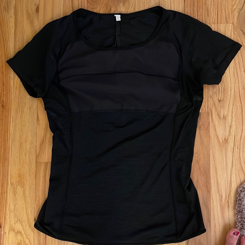 Black Lululemon T-shirt with
